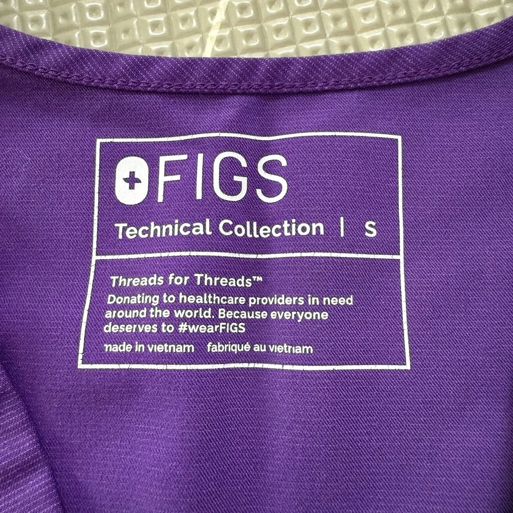 Figs Scrub Top Catarina One Pocket Size Small Purple FW1000 - Picture 3 of 6